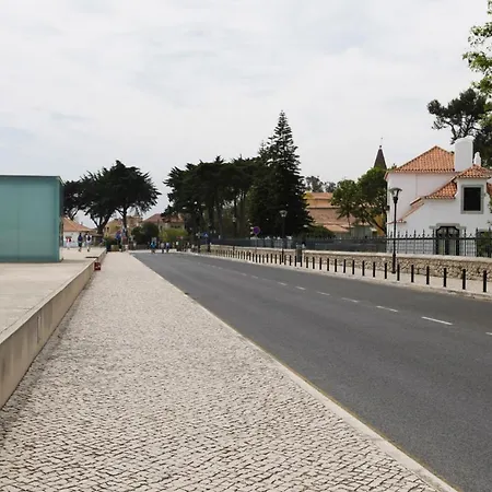 Portuguese Riviera Apartment *